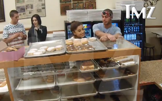 Ariana Grande donut